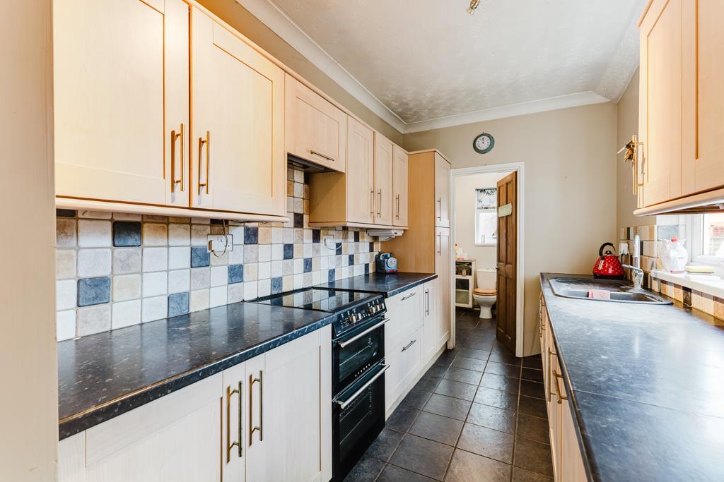 House in Kettering, Avondale - View 3