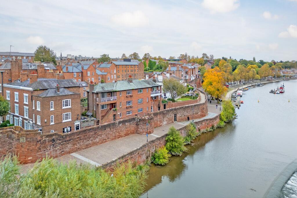 1-bed flat on City Walls, Chester, CH1, £255,000
