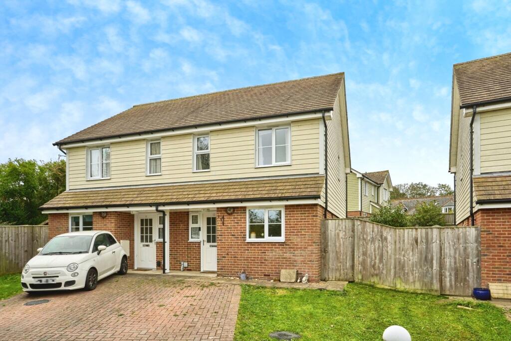 Main image of property: Oaklands View, COWES, Isle of Wight, PO31