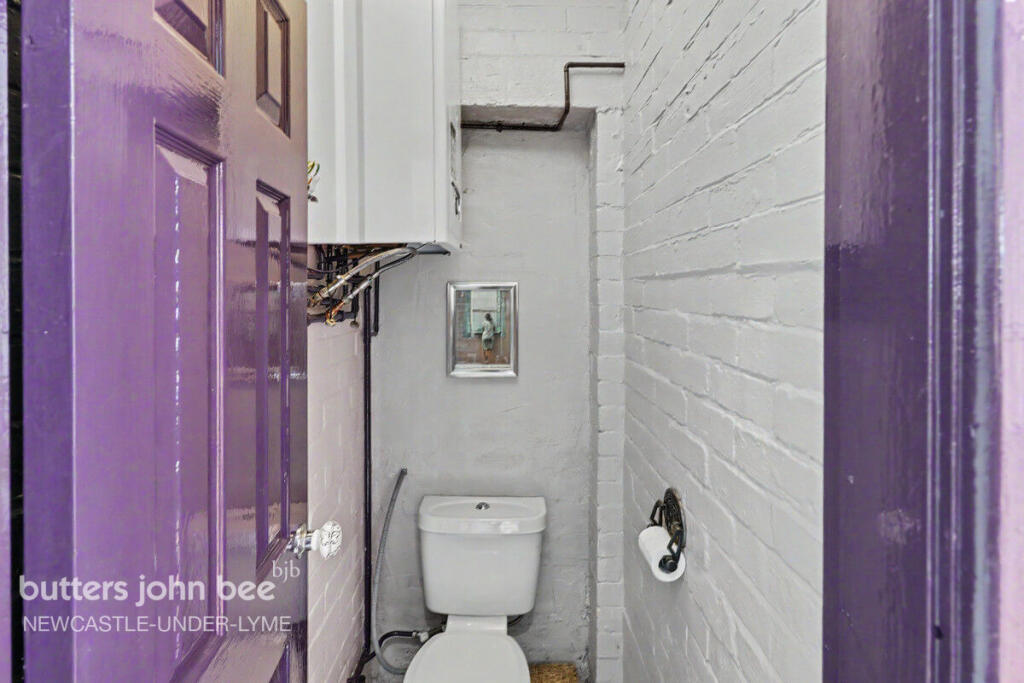 House in Newcastle-under-Lyme, Cross Heath, Hempstalls - View 4