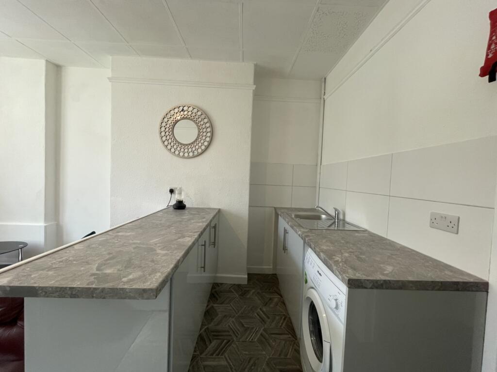 Apartment in Cardiff, Adamsdown - View 4