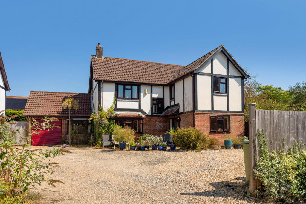 Main image of property: Saxon Close, Warsash, Southampton