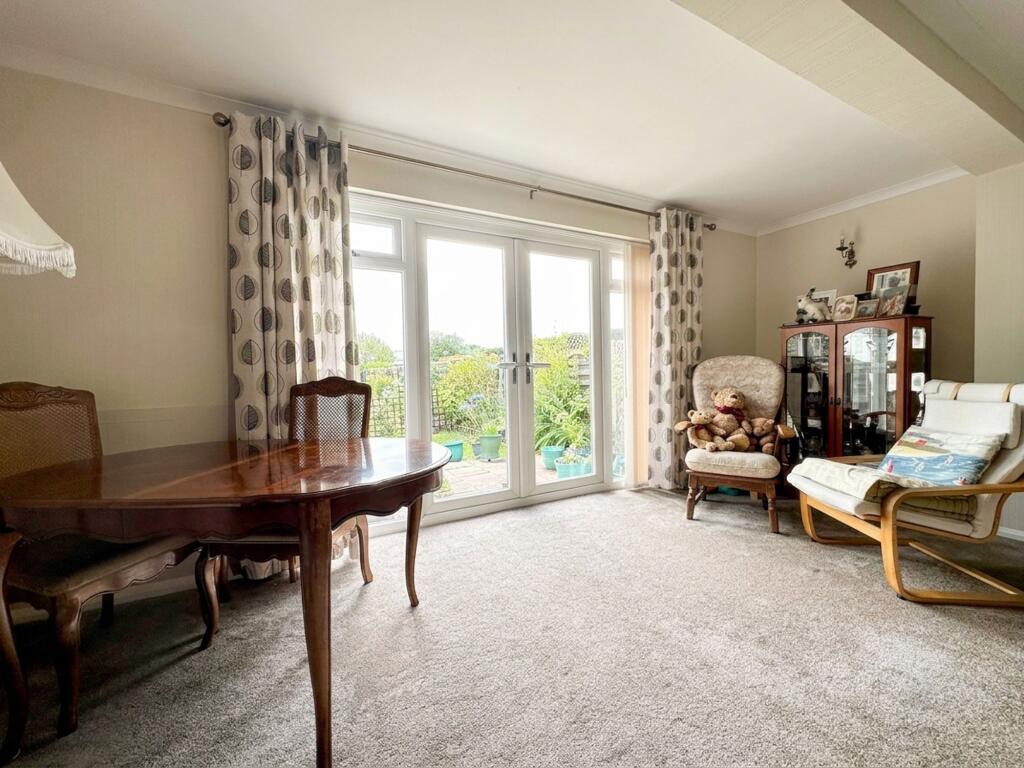 House in Basildon, Great Burstead and South Green - More