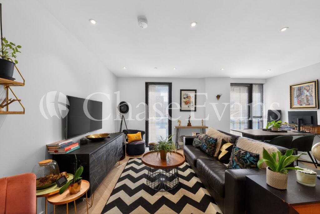 Main image of property: Luxe Tower, Dock Street, Aldgate, London, E1