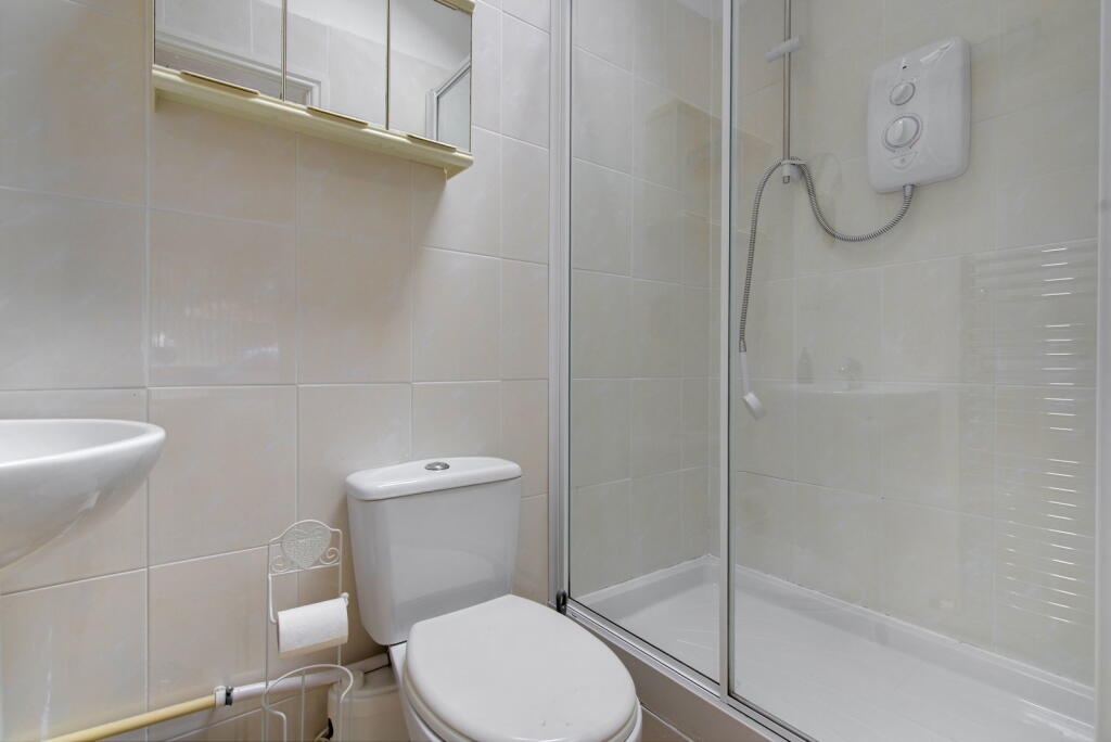 House in Pensby, Liverpool City Region - View 5