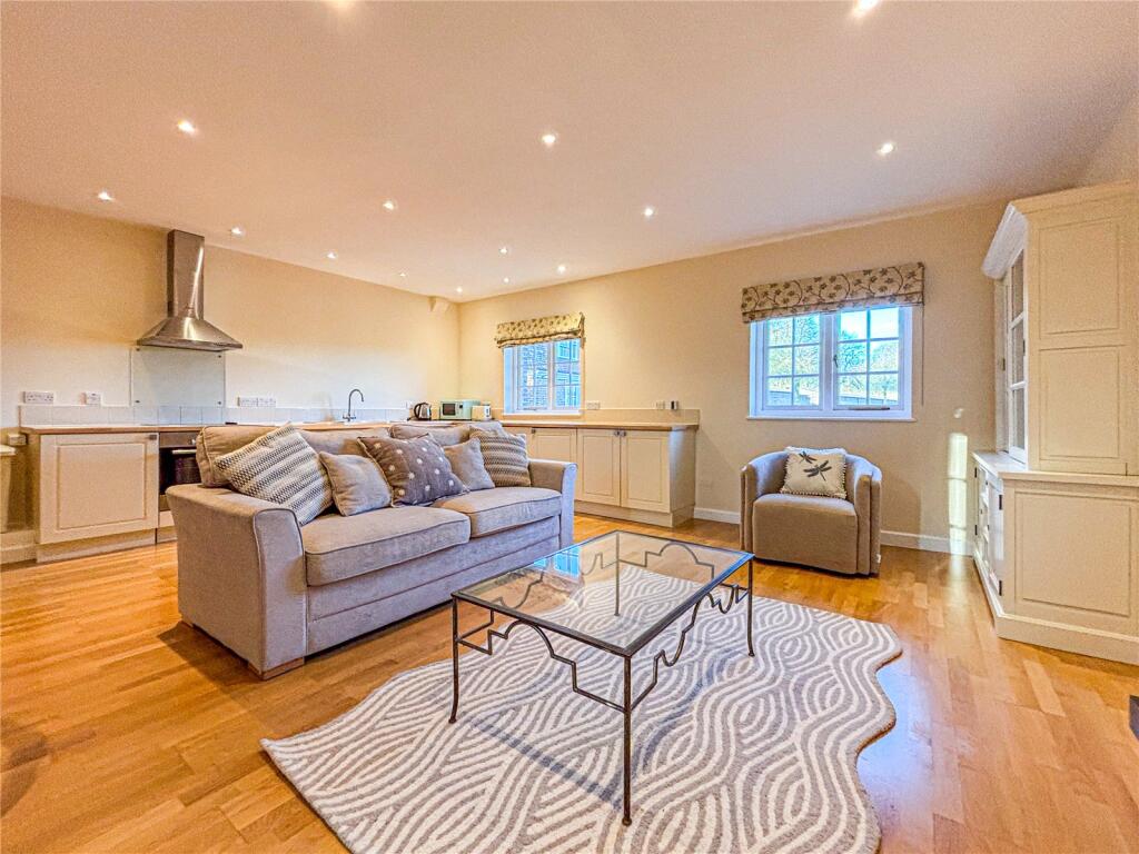 House in Swindon - View 5