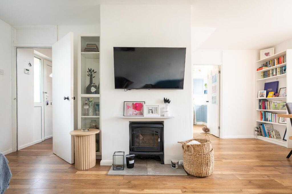 House in Bristol, Blackhorse, Emersons Green - More