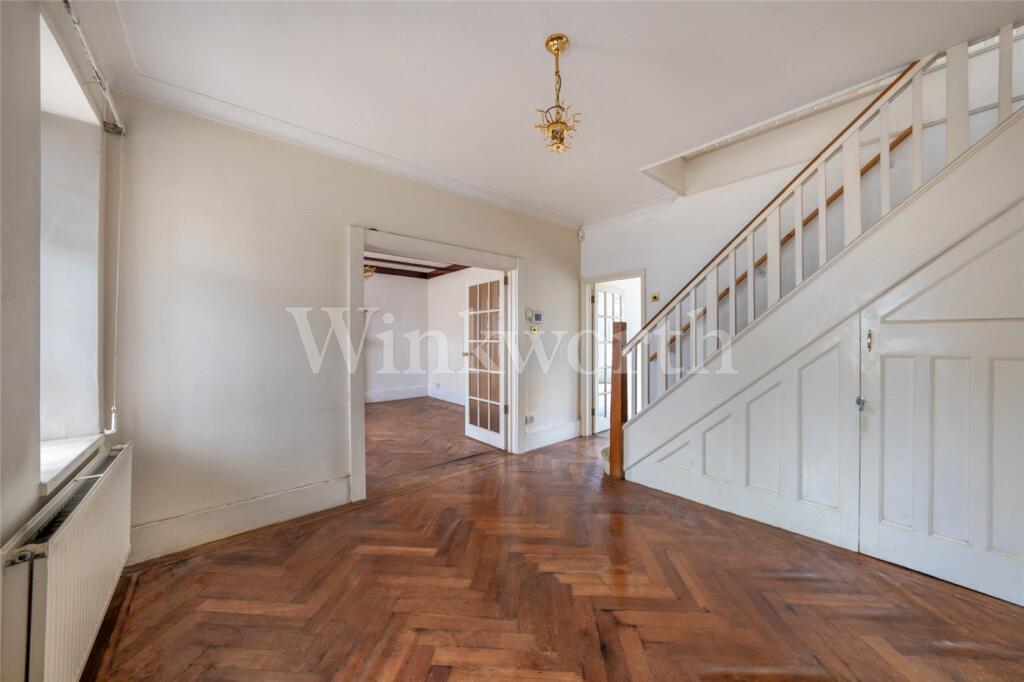 House in London - View 2