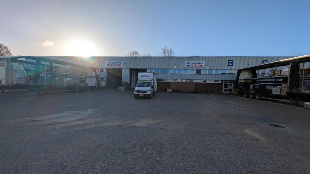 Main image of property: Unit B Griffin Industrial Park, Brunel Road, Totton, Griffin Industrial Park, Totton, SO40 3SH