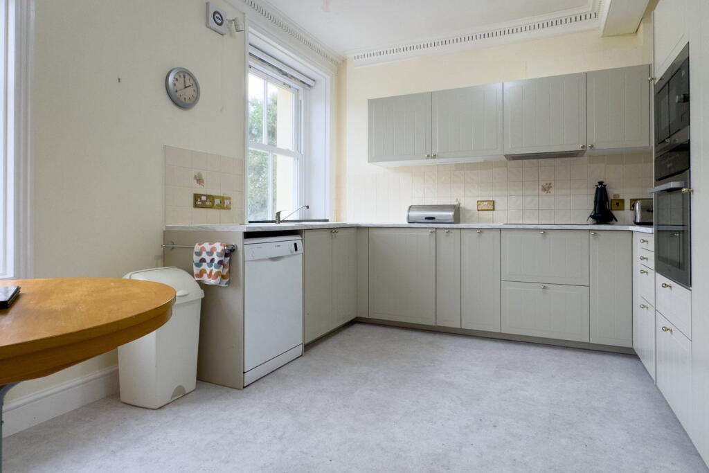 Apartment in Southampton - View 2