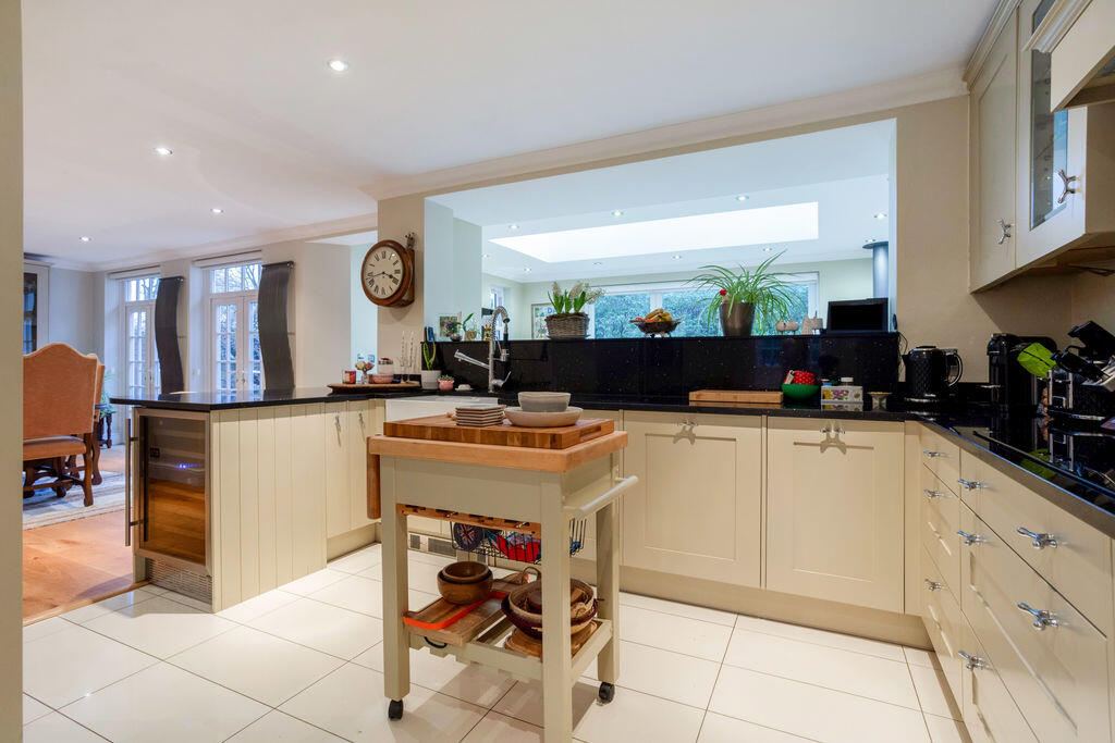 House in Guildford - View 5