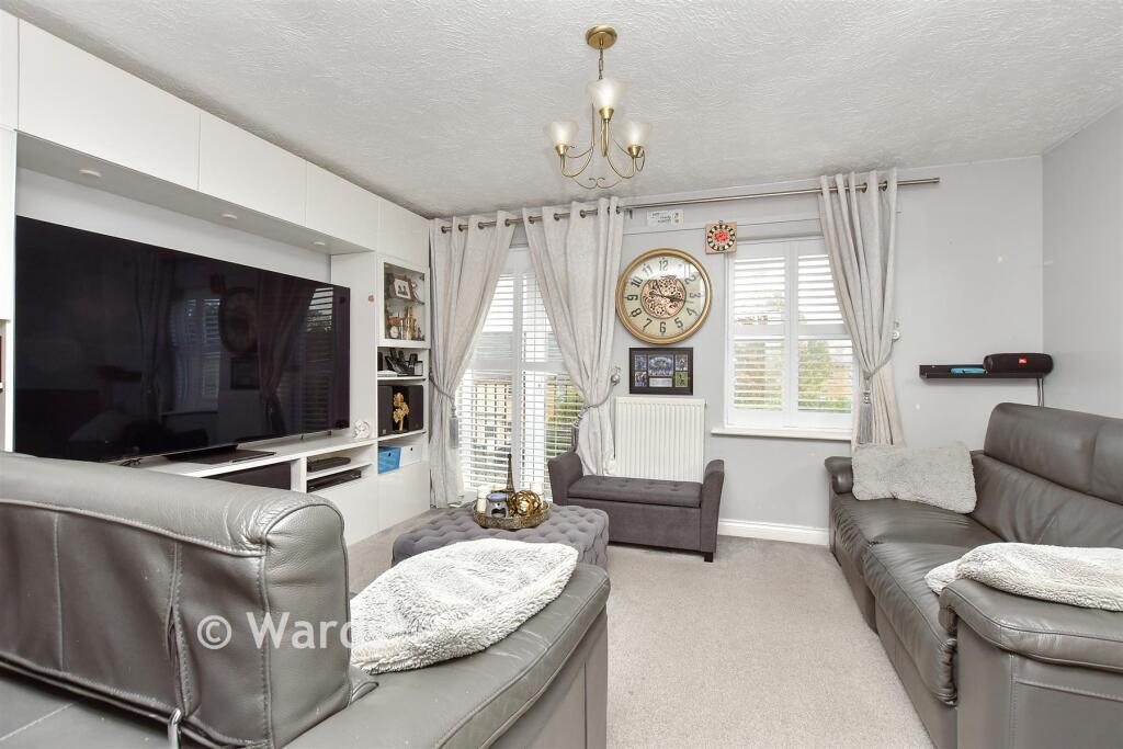 House in Chatham, Medway - View 4