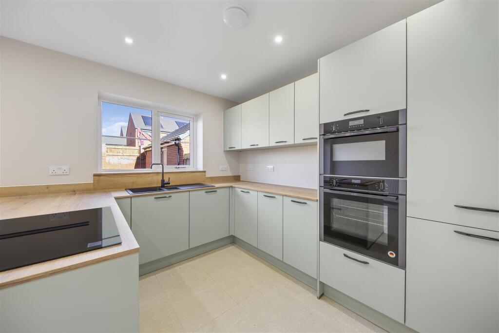 House in Bolsover, Carr Vale, Old Bolsover - View 5