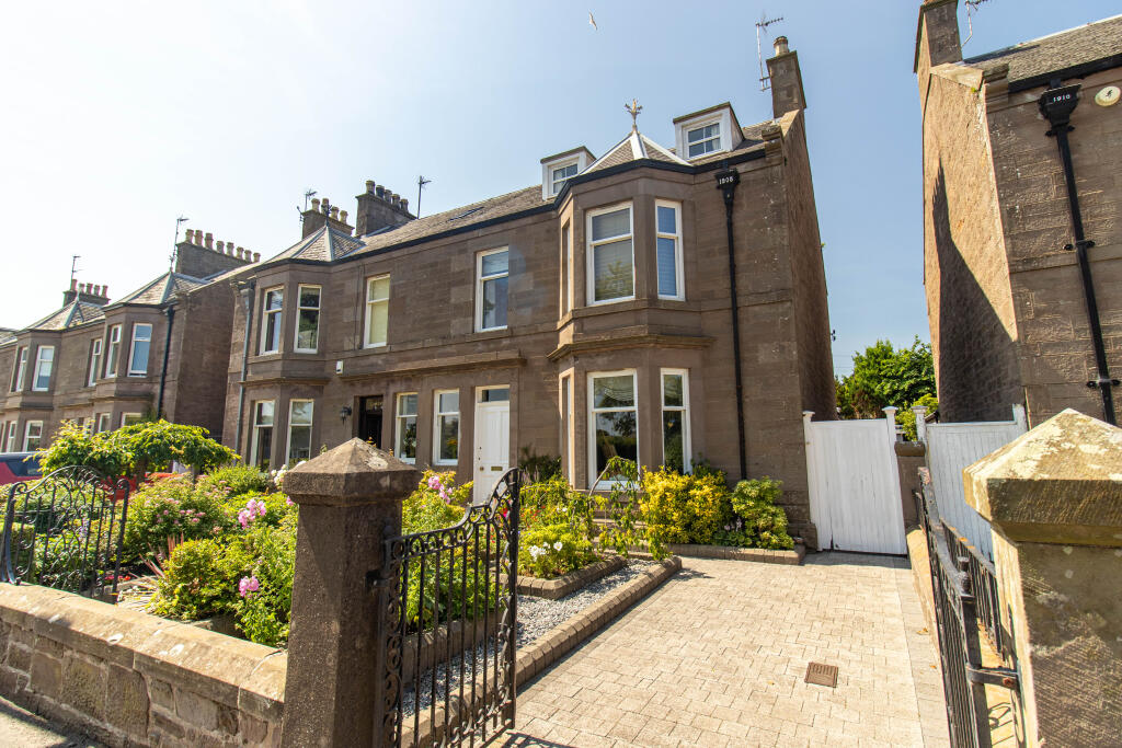 House in Dundee, Angus - View 5
