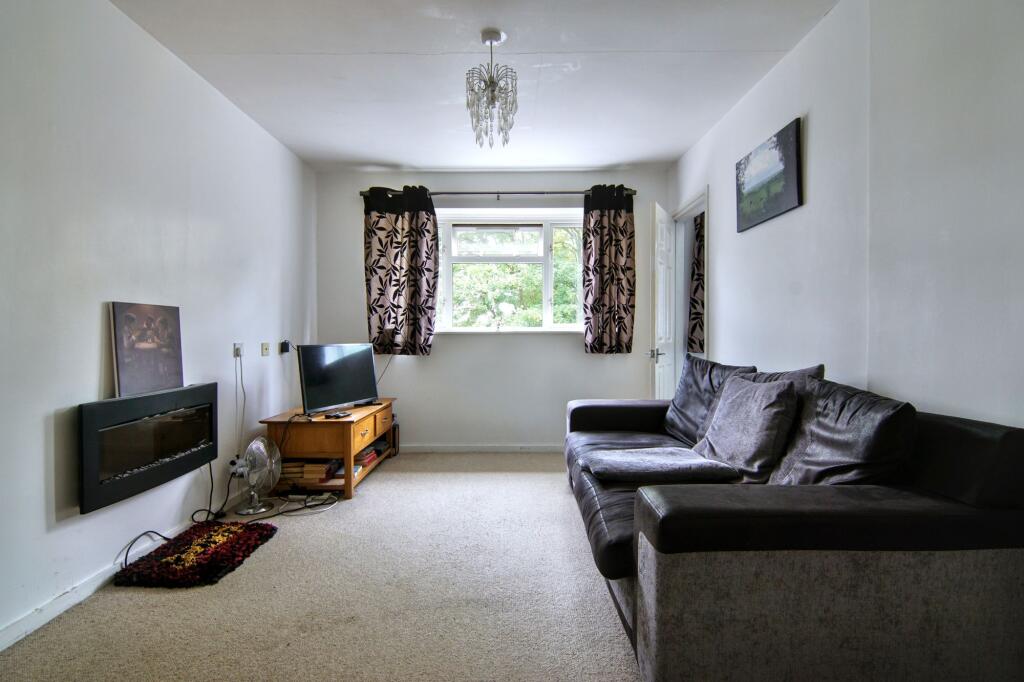 Apartment in Warwick, Mill End, Kenilworth - View 2
