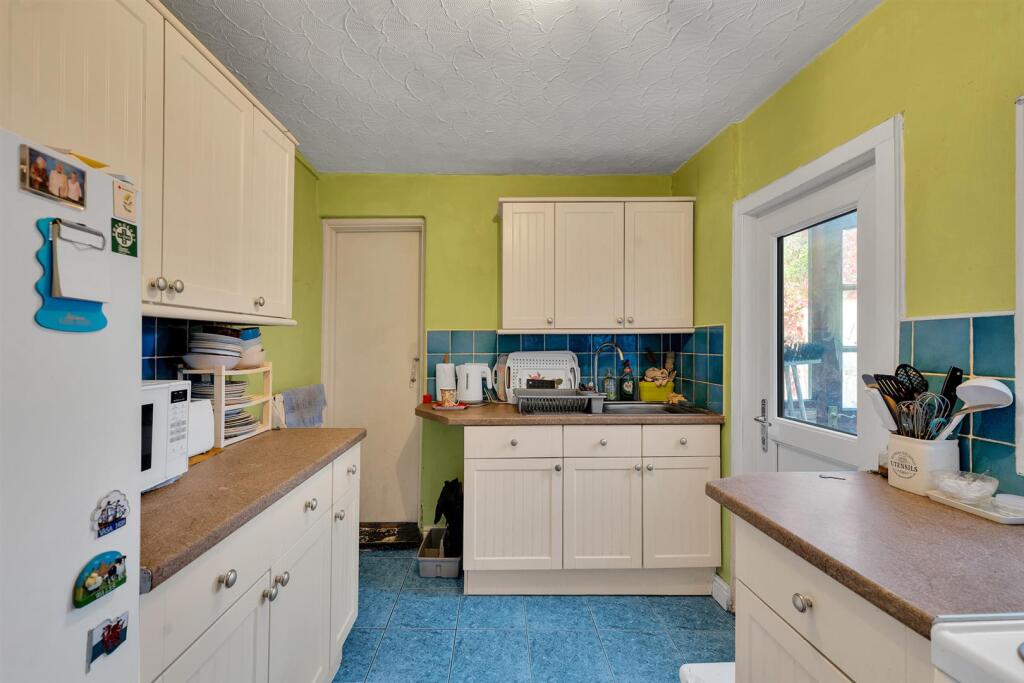 House in Newport, Pontymoile - View 5
