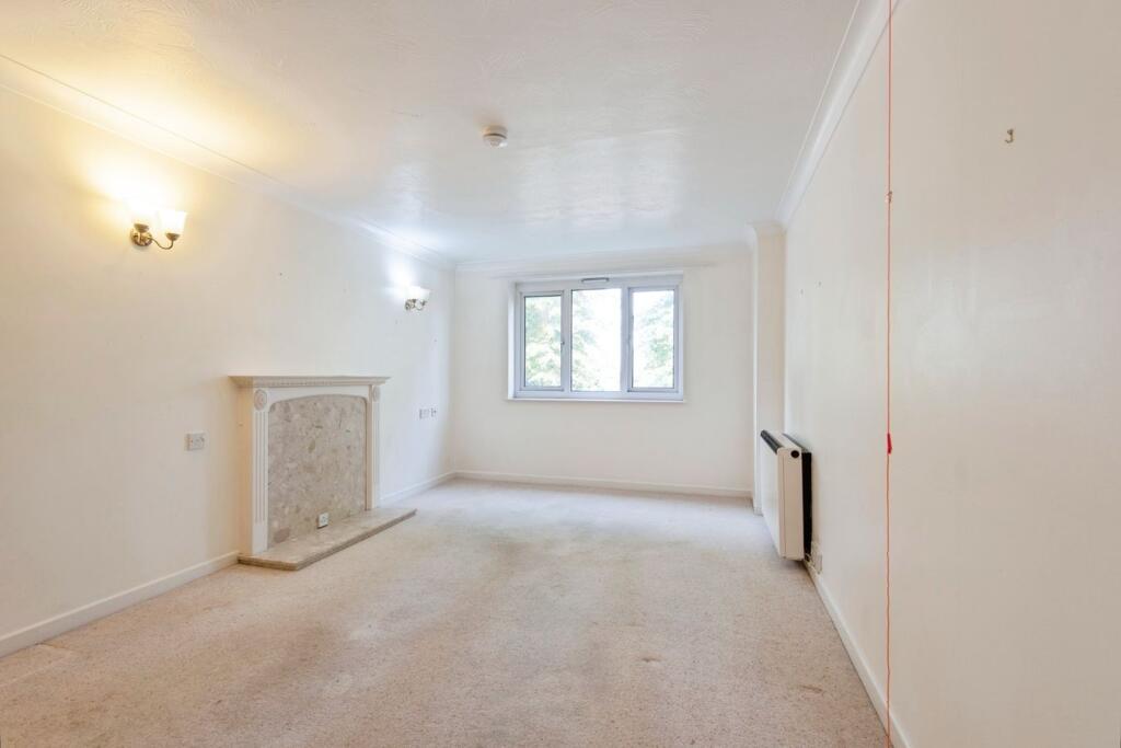 Apartment in North Hertfordshire, West Hitchin - View 2