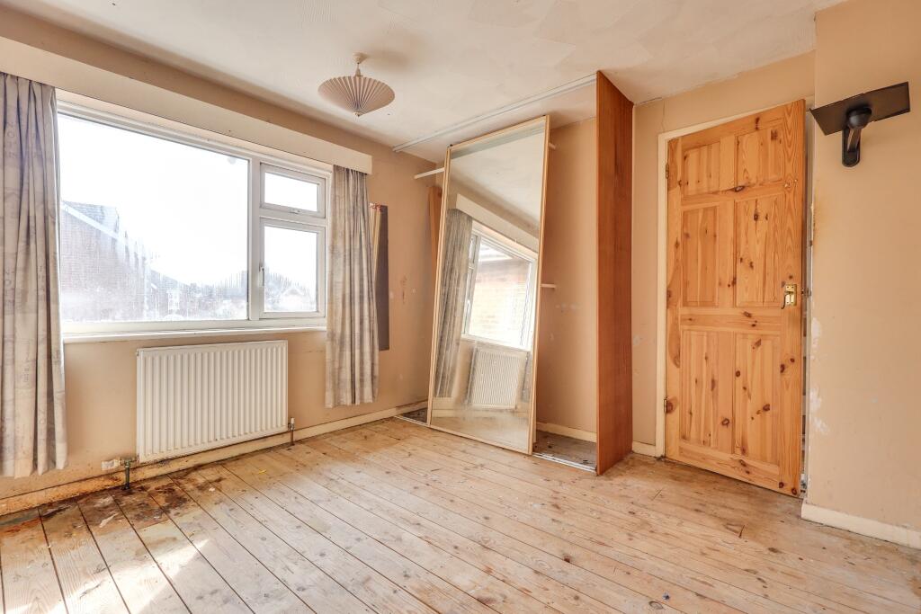 House in Southampton, Waterside Park, Woolston - More
