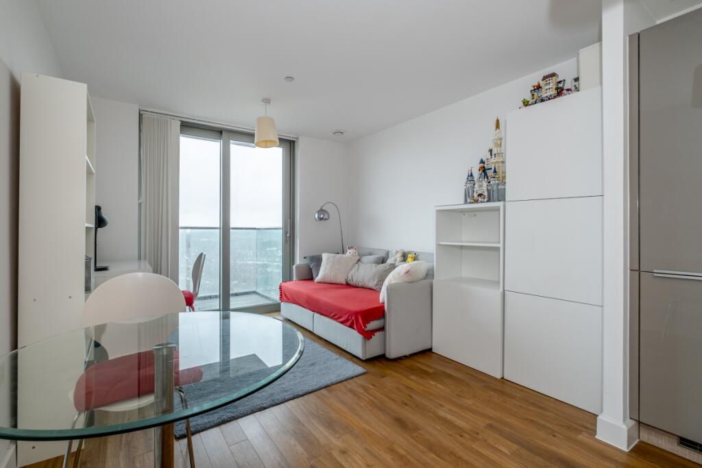 Apartment in London - View 5