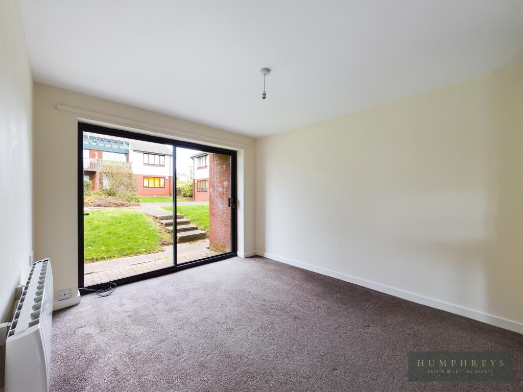 Apartment in Chester, Bache - More