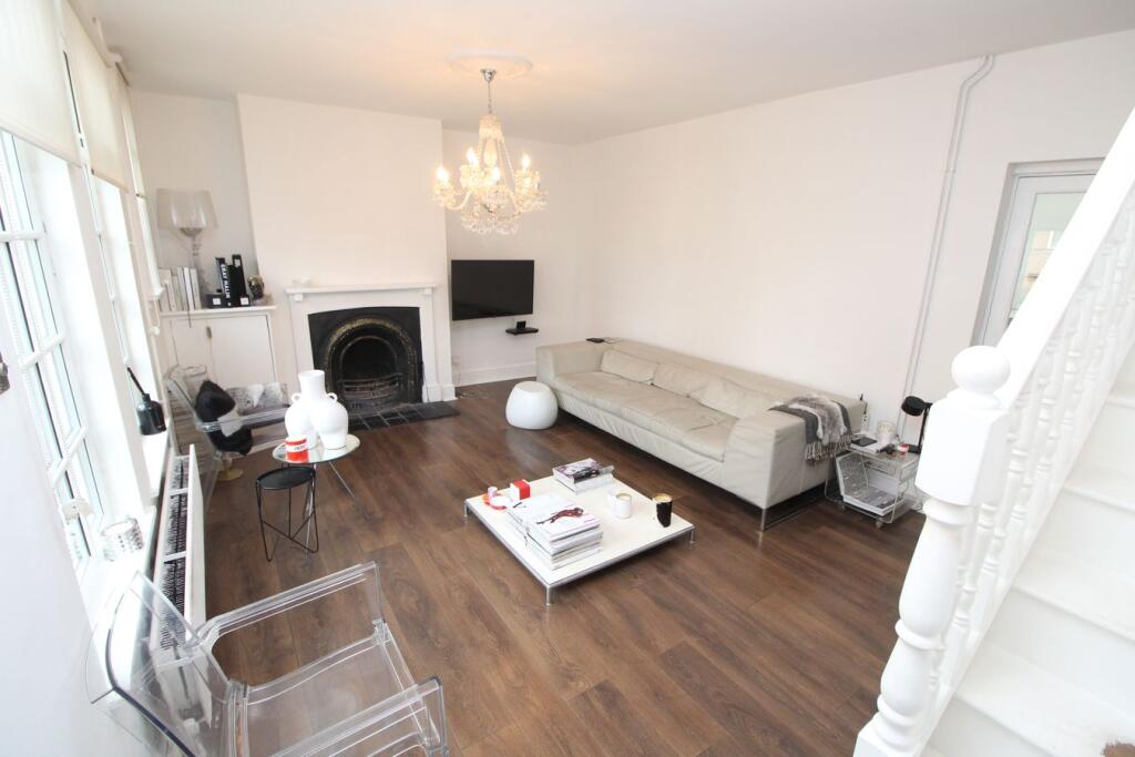 House in Blaby, Enderby - More