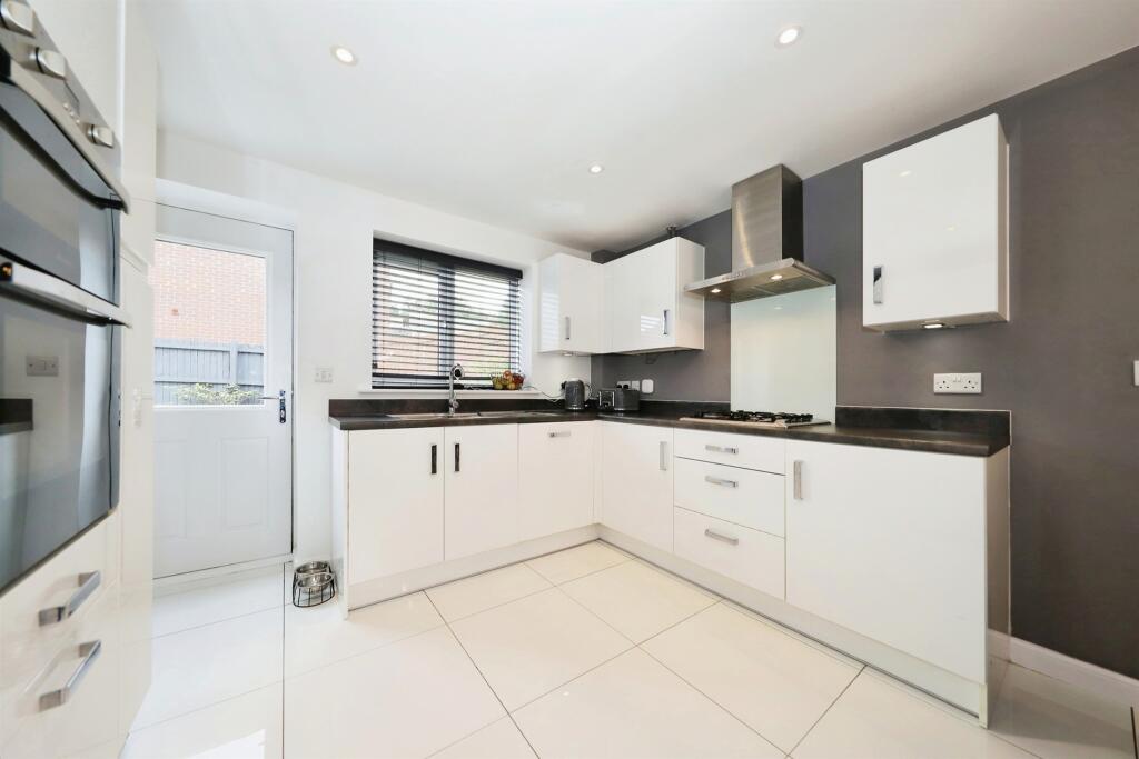 Clement Dalley Drive, Kidderminster photo 4