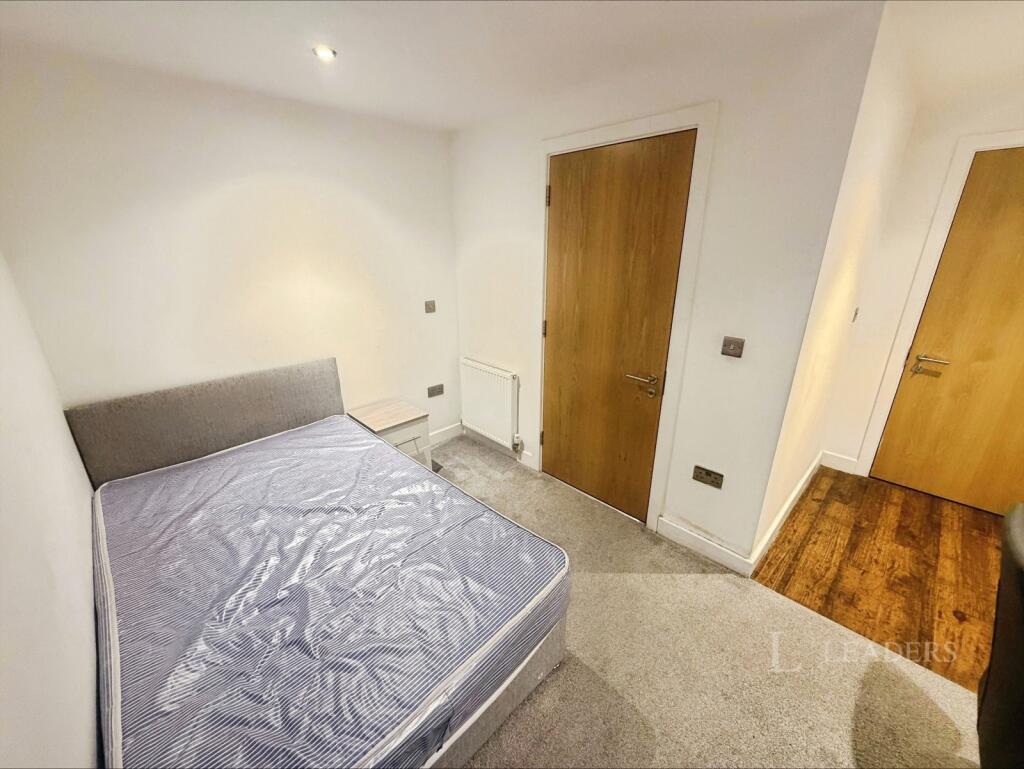 Apartment in Sheffield, Moorfoot, City Centre - View 5