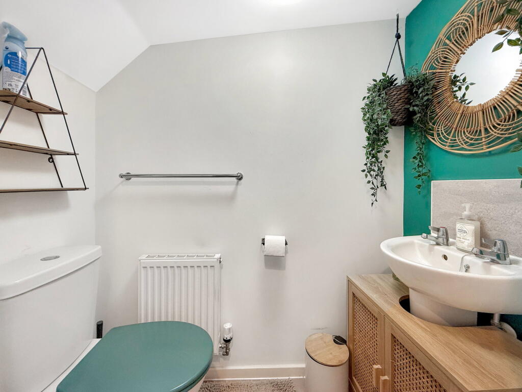 Flint Crescent, Westbury, BA13 photo 4