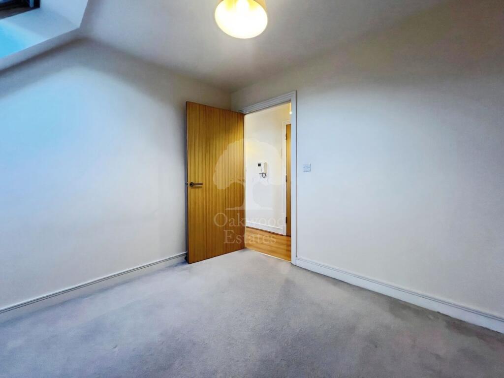 Apartment in Hemel Hempstead - View 4