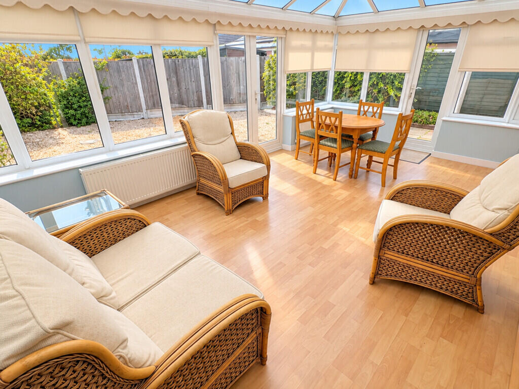 Heycroft Way, Tiptree photo 4