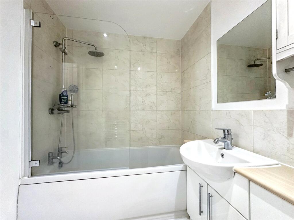 Apartment in London - View 5