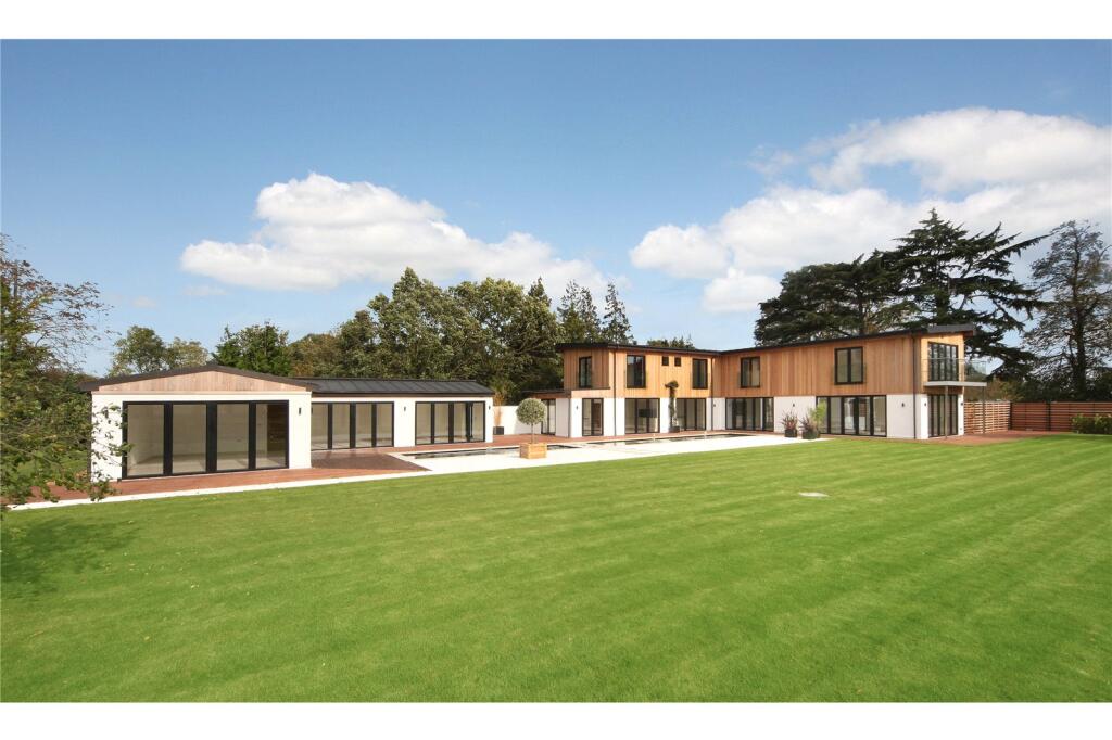 Main image of property: Oxford Road, Gerrards Cross, Buckinghamshire, SL9