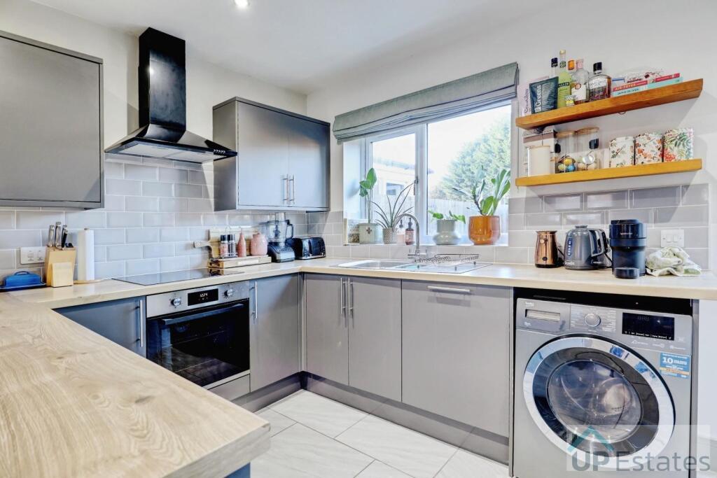House in Rugby, Hillmorton Paddox - More