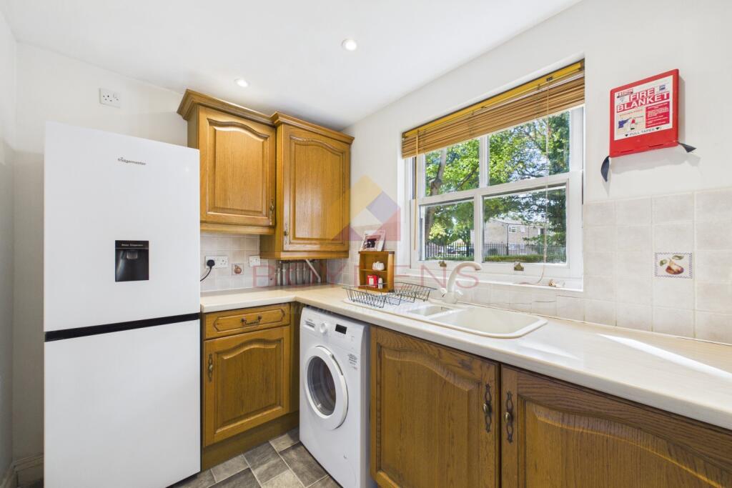 Apartment in Colchester, Essex - View 5