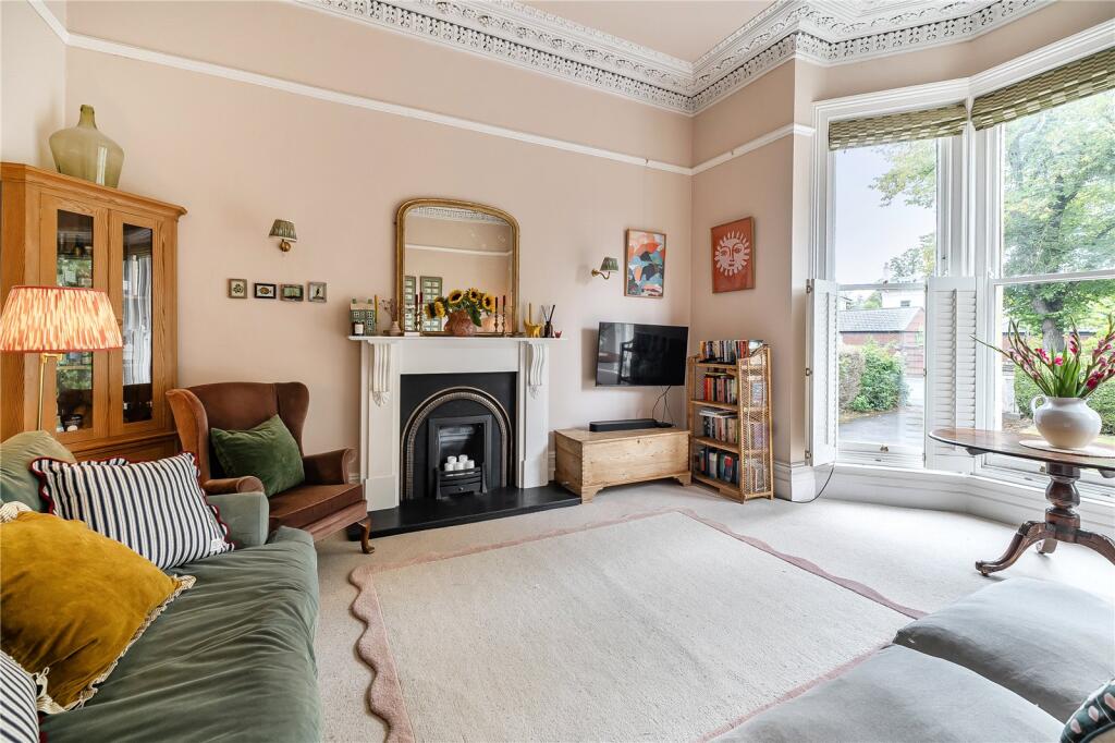 Apartment in Gloucester - View 4