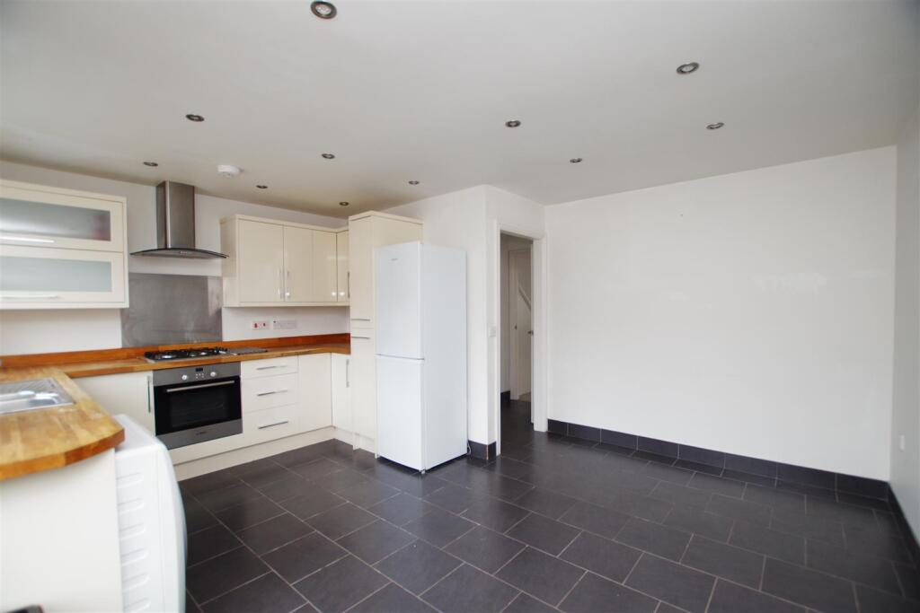 House in Swindon, Walcot West - View 4