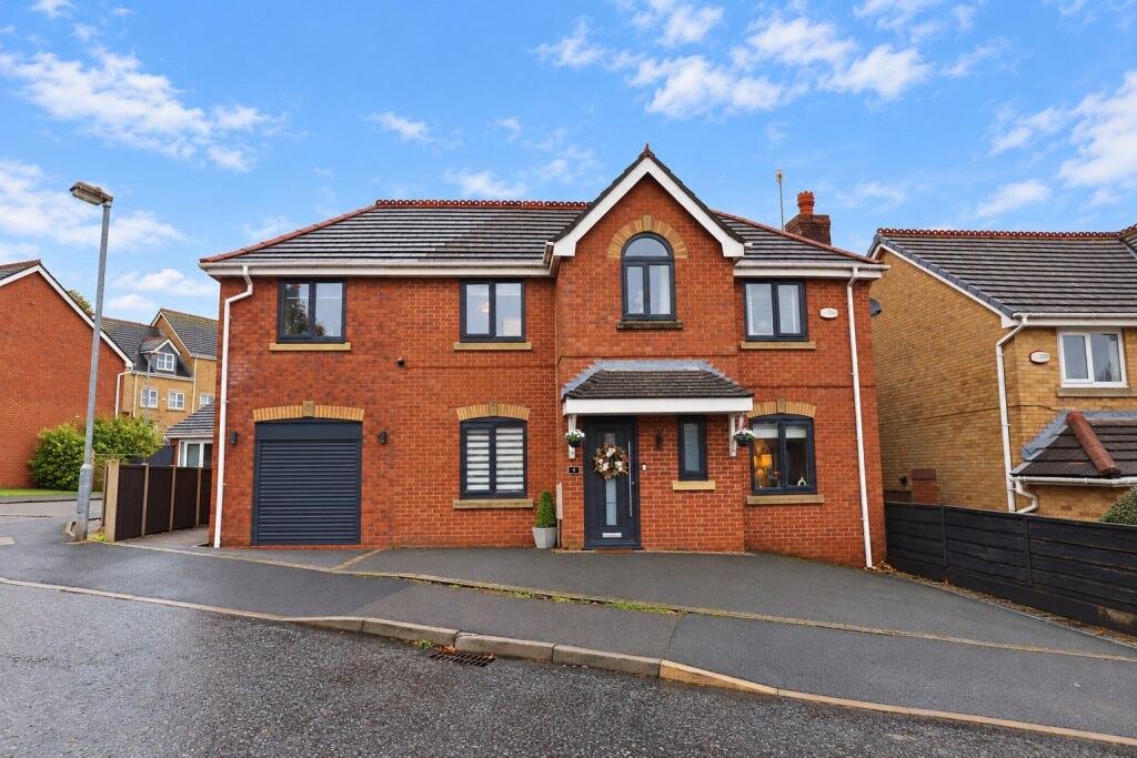 Linden Crescent, Tottington, Bury, BL8 3GE