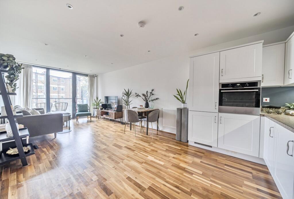 Main image of property: Penrose Court, 20 Boundaries Road, London, SW12