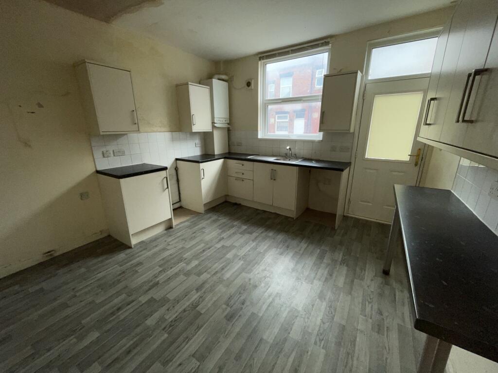 8 Alcester Road, Leeds, West Yorkshire LS8 4LB photo 4