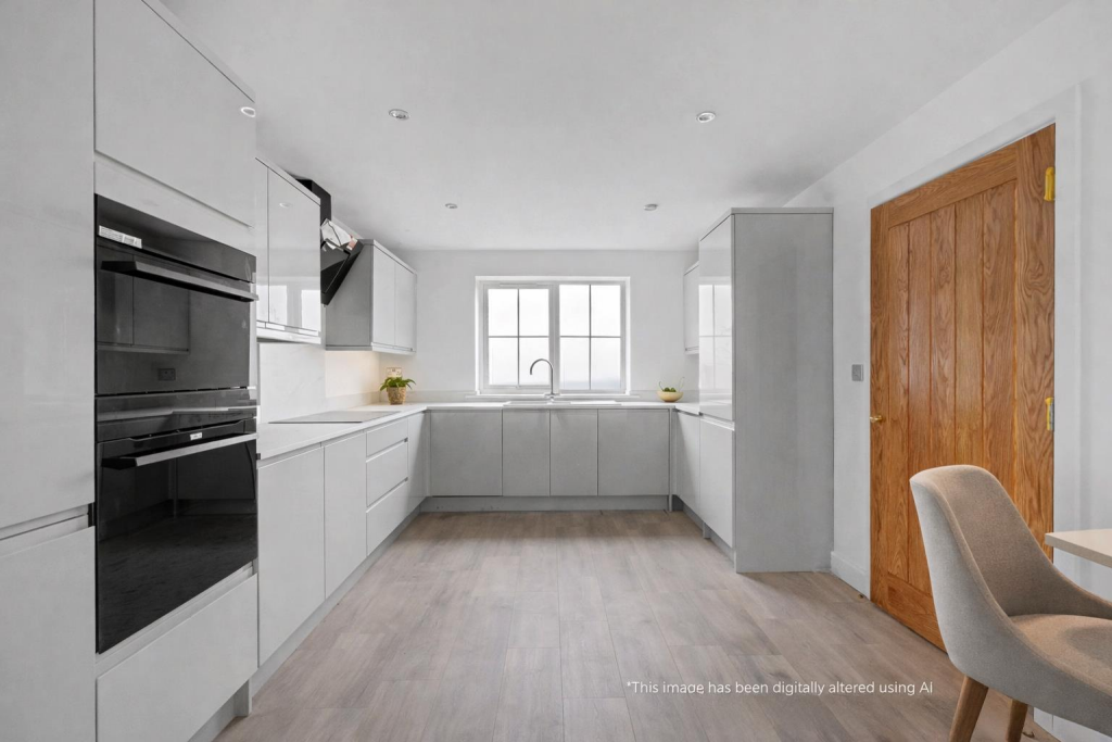 House in Nottingham, Gedling - View 2