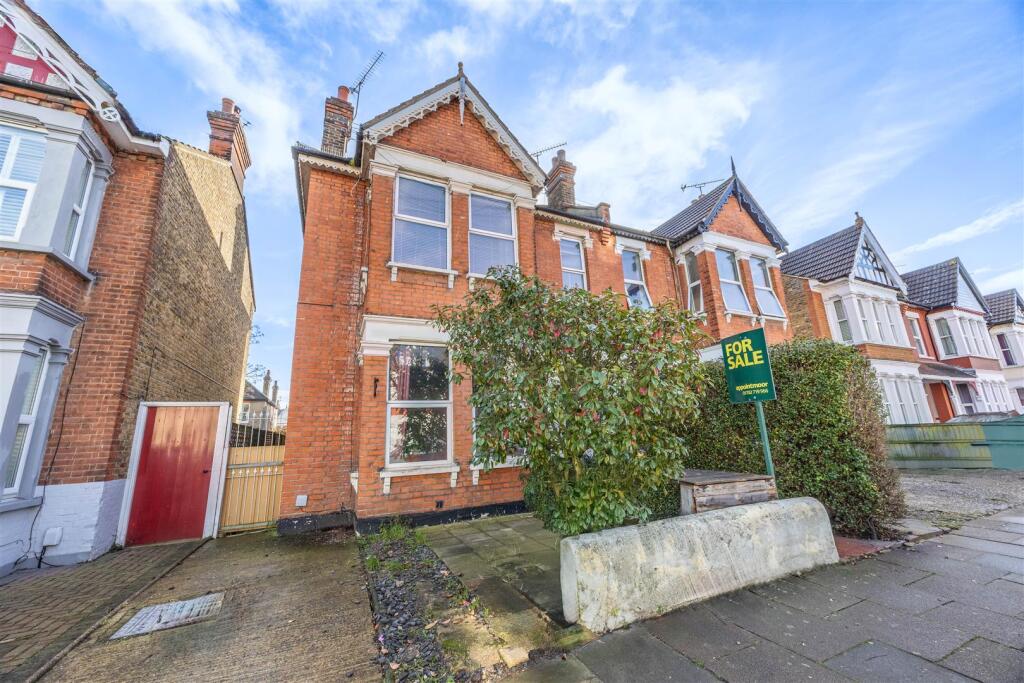 Main image of property: CRANLEY ROAD, Westcliff-On-Sea