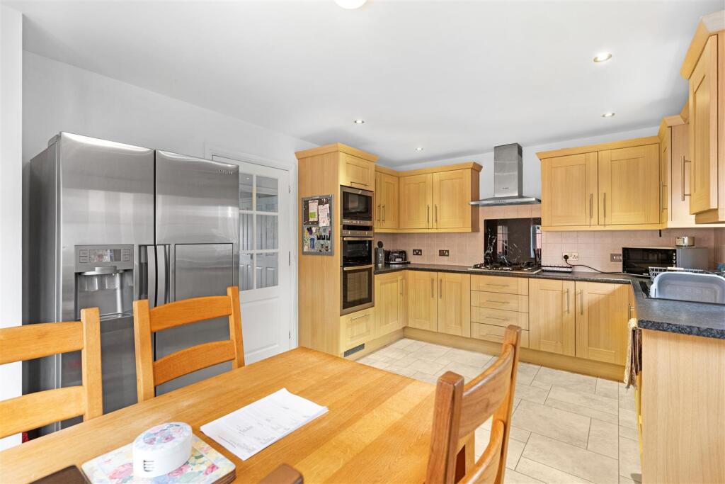 House in Kettering, Avondale - View 2