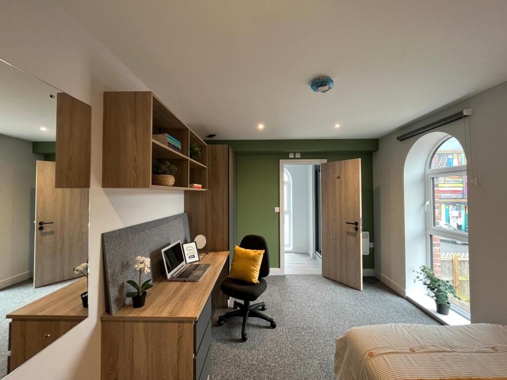 Main image of property: Wollaton Road, Beeston, Nottingham, Nottinghamshire, NG9