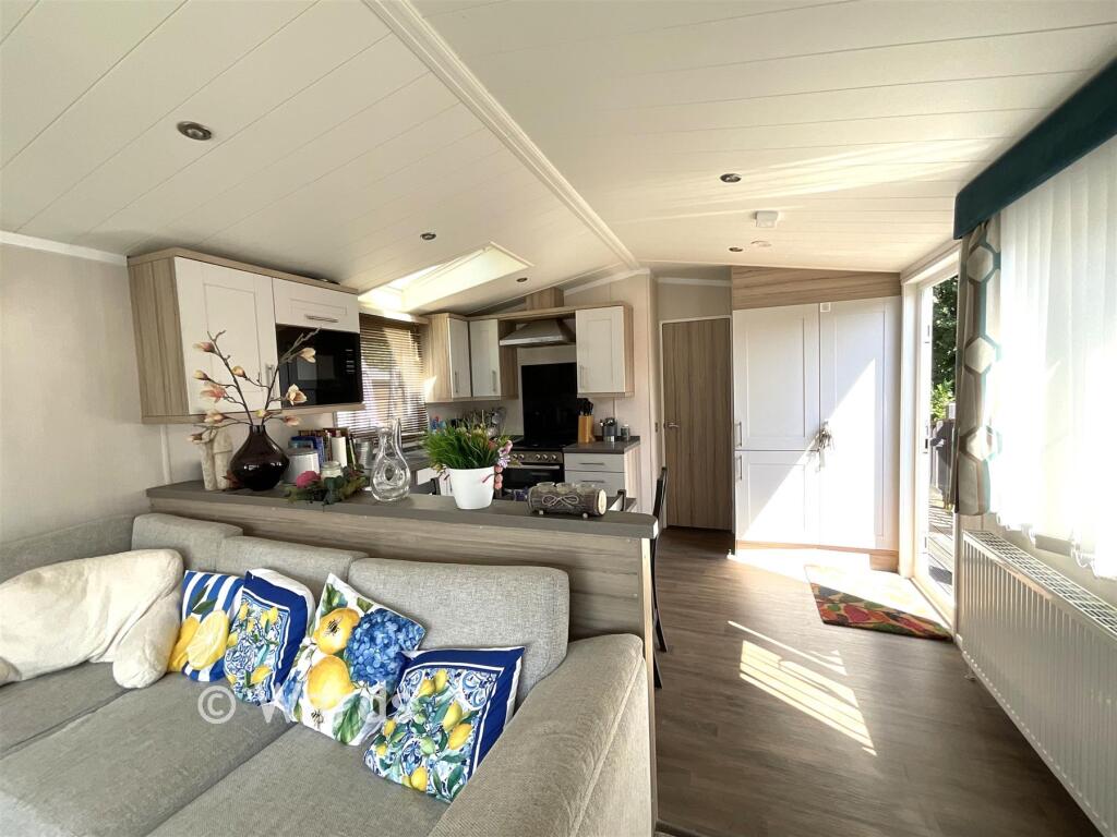 House in Tonbridge - More