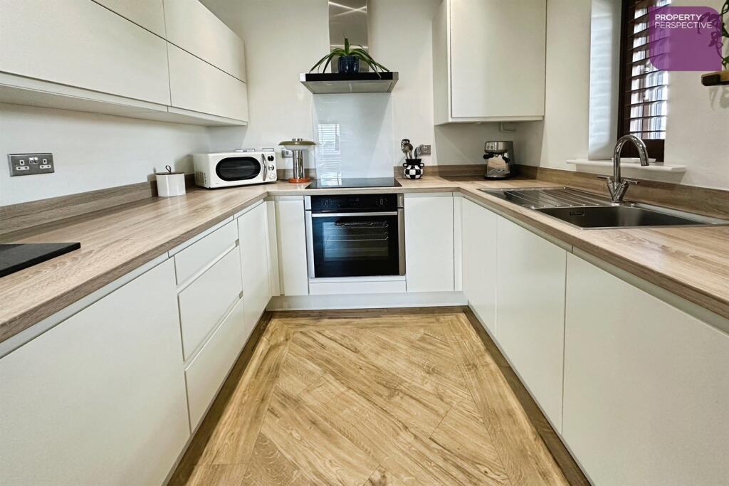 Apartment in Hull, Garrison Side, Old Town - View 5