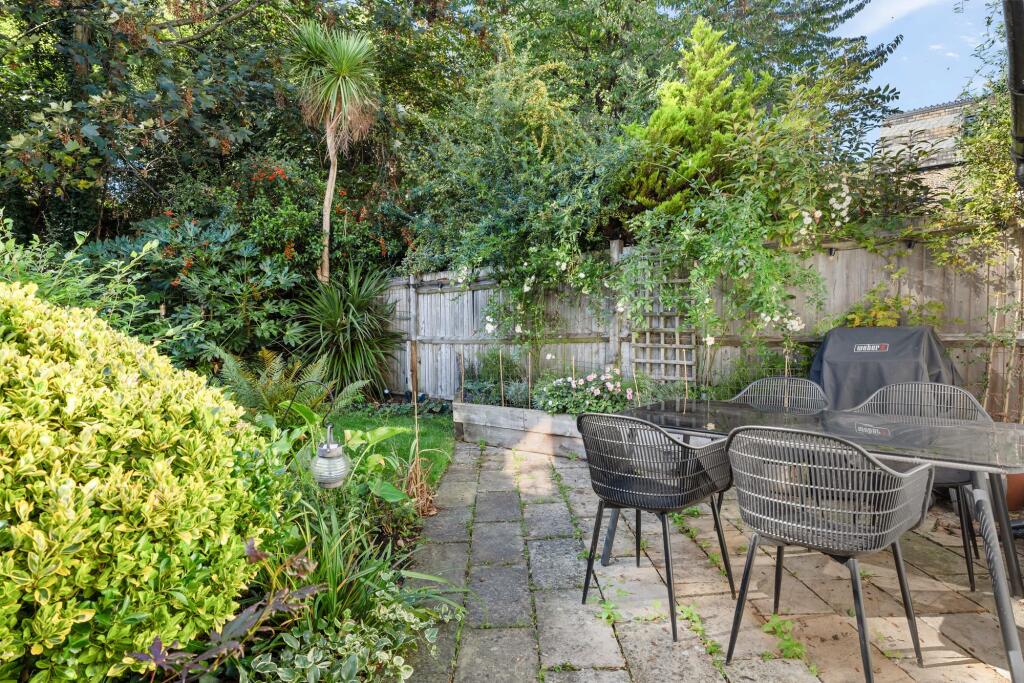 Lancaster Road N4 4PL photo 3