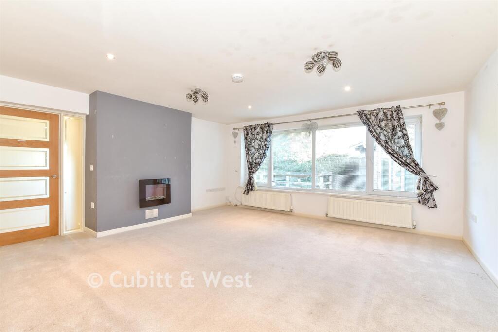 Bourne Close, Horndean, Waterlooville, Hampshire photo 4