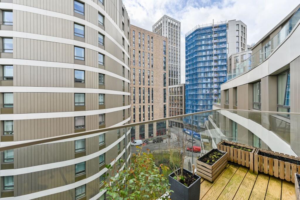 Apartment in Harrow - View 4