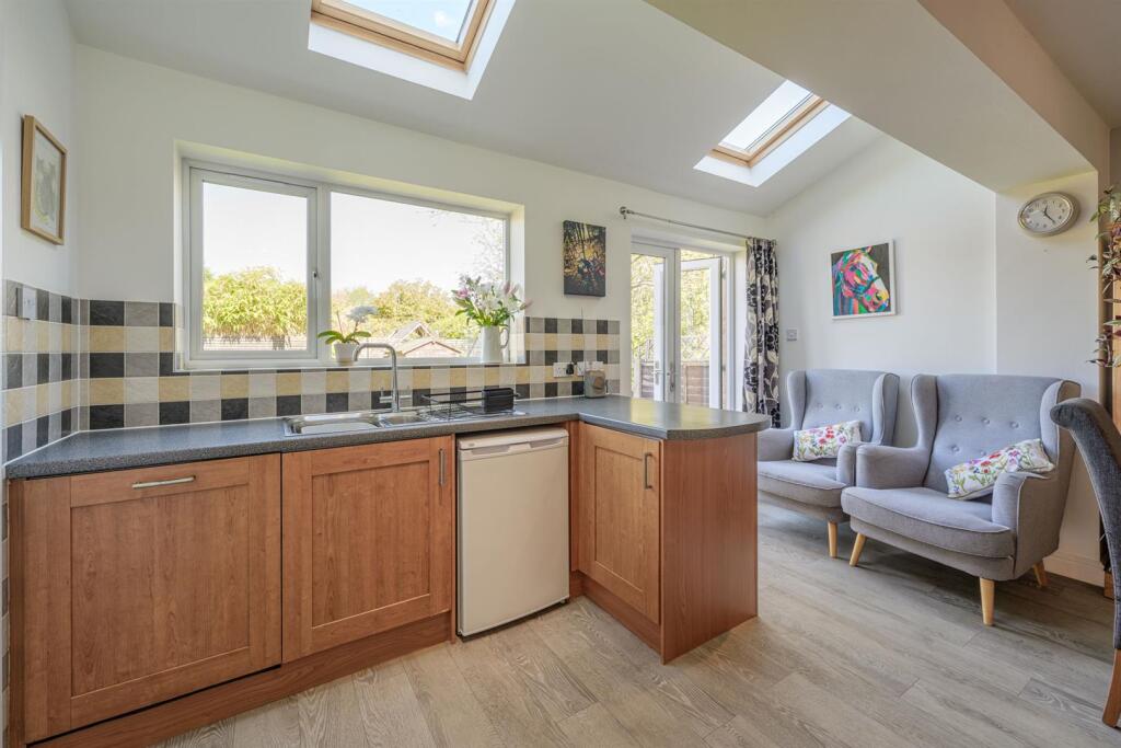 House in Dudley - View 5
