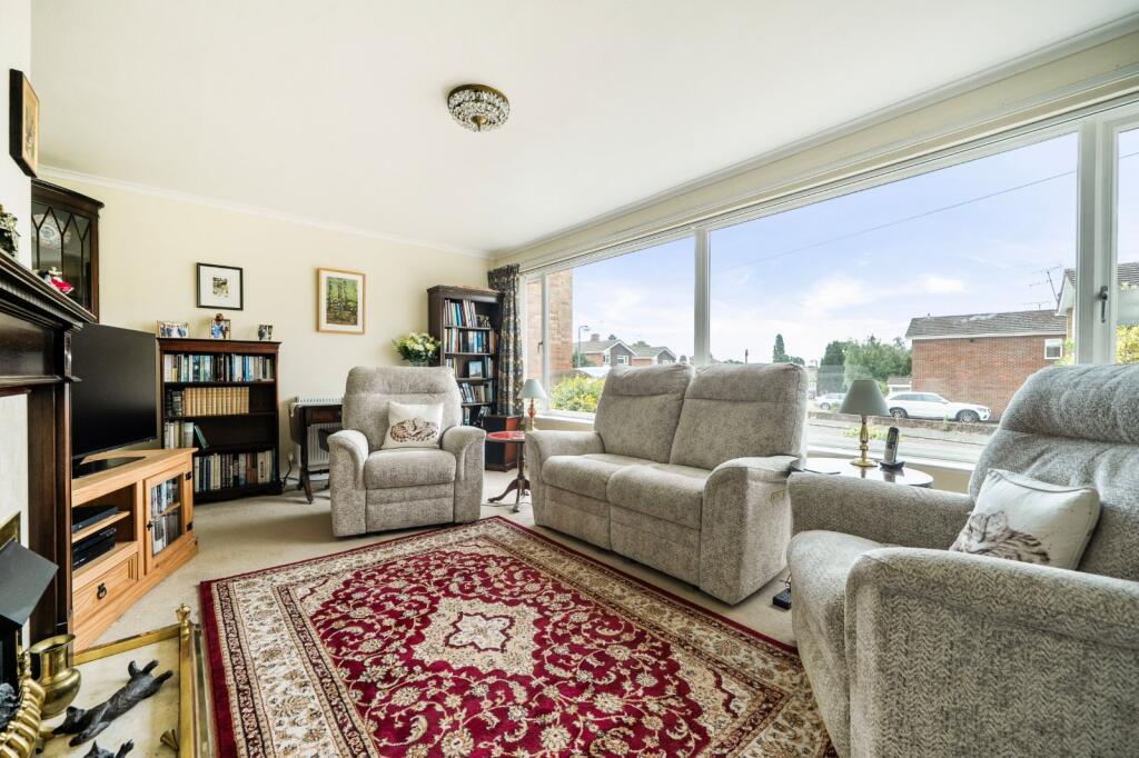 House in Slough, Burnham - View 2